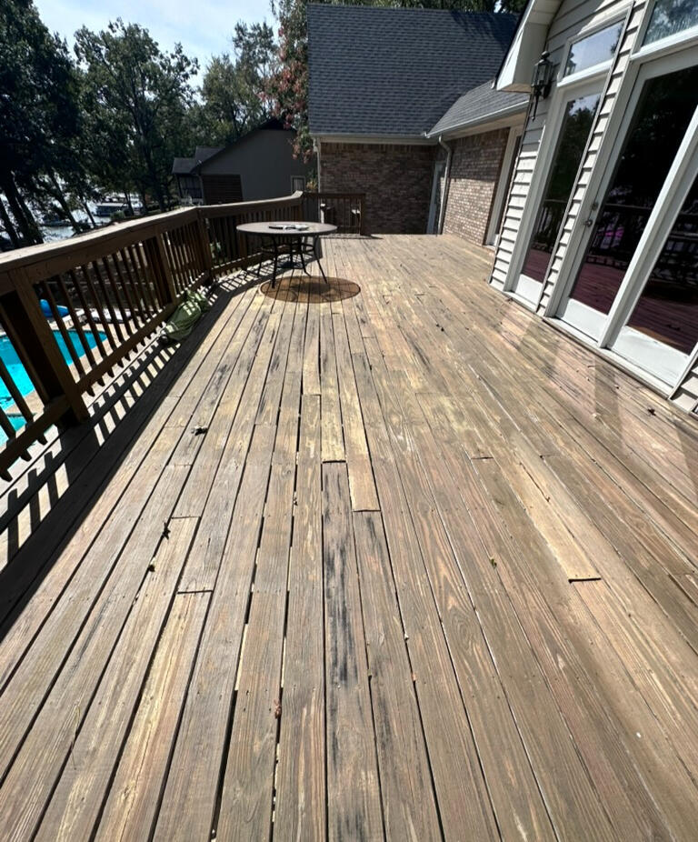 picture of a pressure treated deck in Logan Martin Lake in the Alabama summer